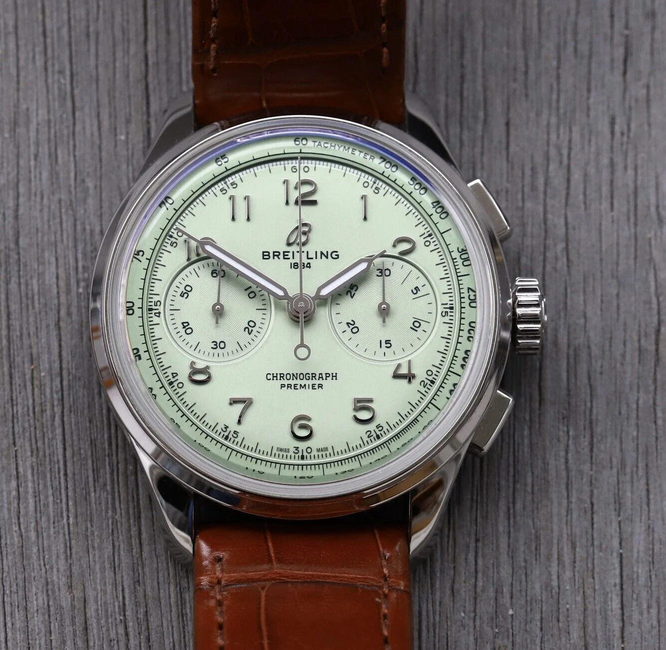 Breitling Premier B09 Chronograph 40mm Pistachio Yeşil Kadran Çelik