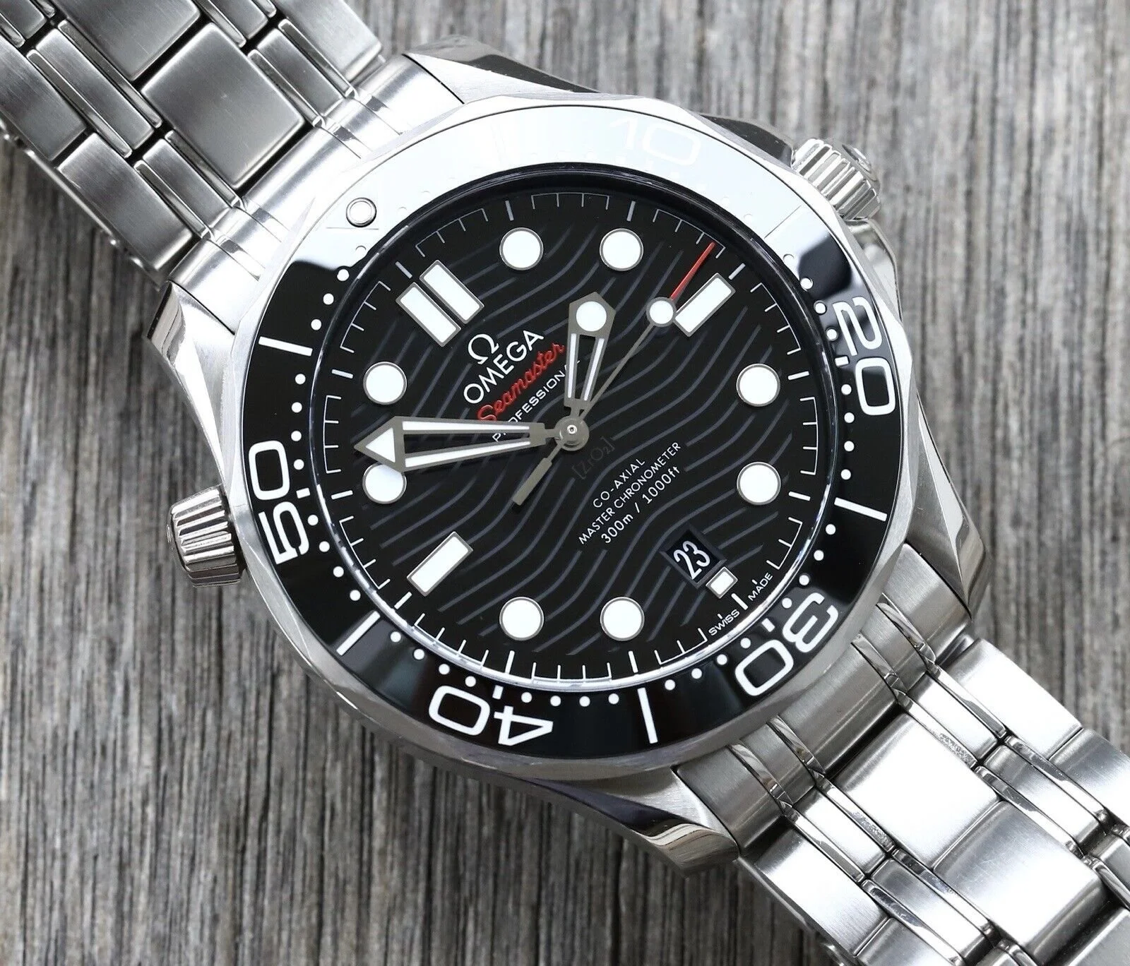 Omega Seamaster Diver 300M Co-Axial 42mm Siyah Kadran
