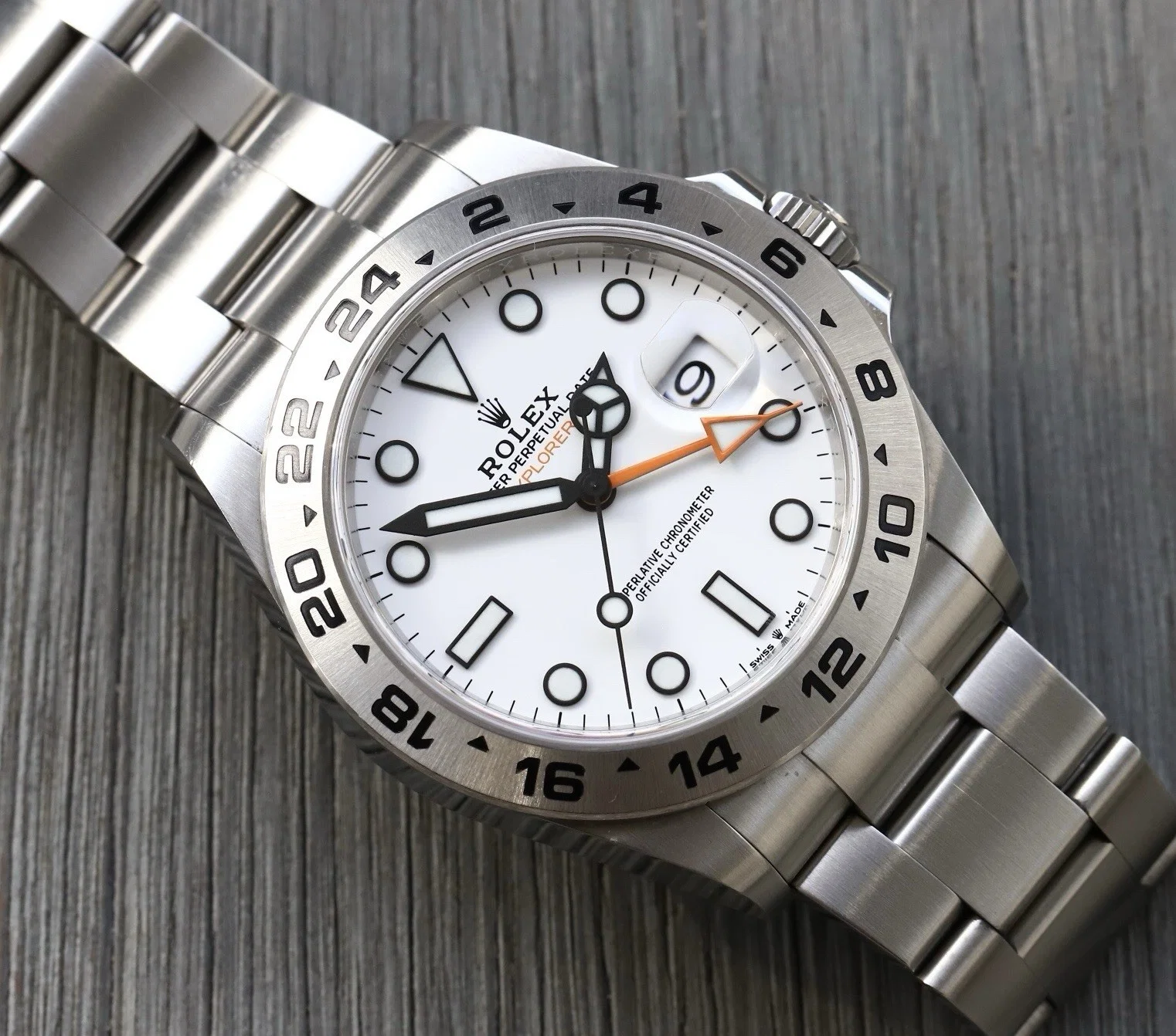Rolex Explorer II 42mm Beyaz 'Polar' Kadran